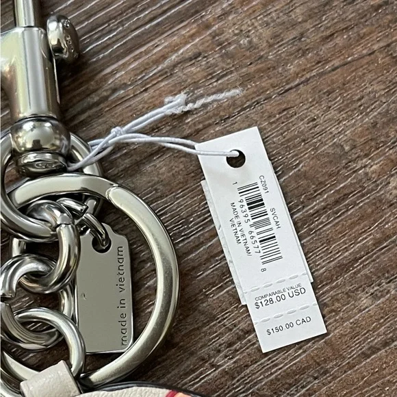 NWT Limited Coach CZ091 Leather Heart Coin Pouch Bag Charm With Cherry Print - Picture 3 of 6